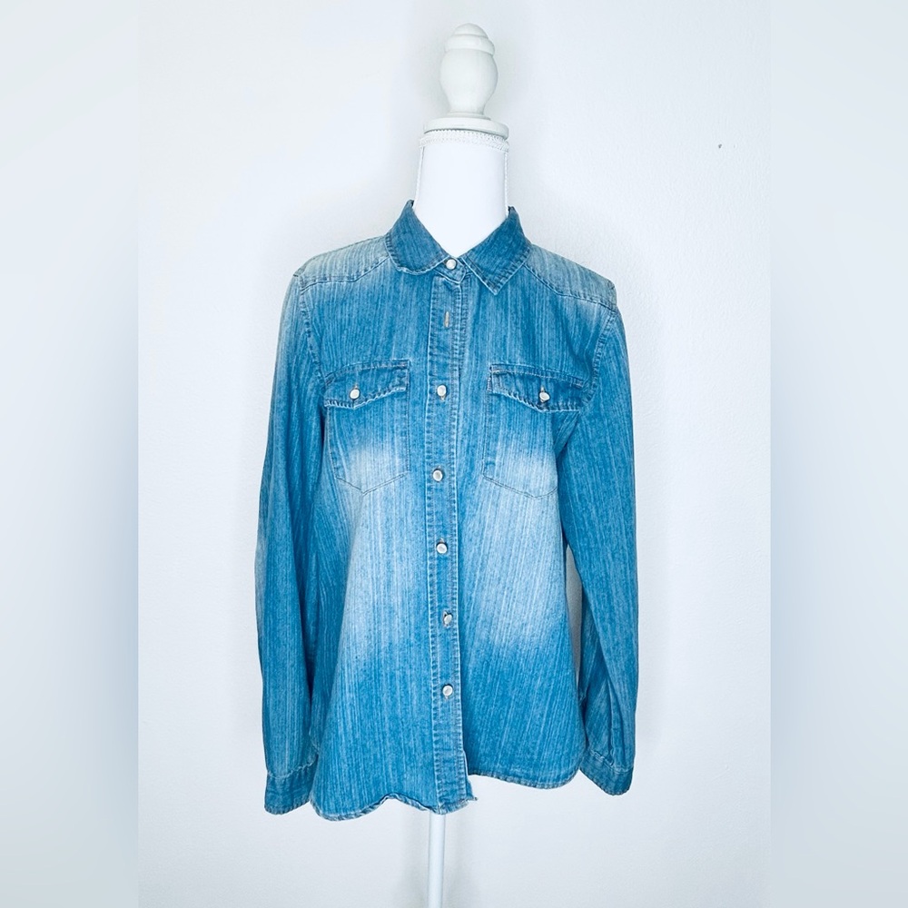Kate Collection Women's Denim Pearl Snap Shirt